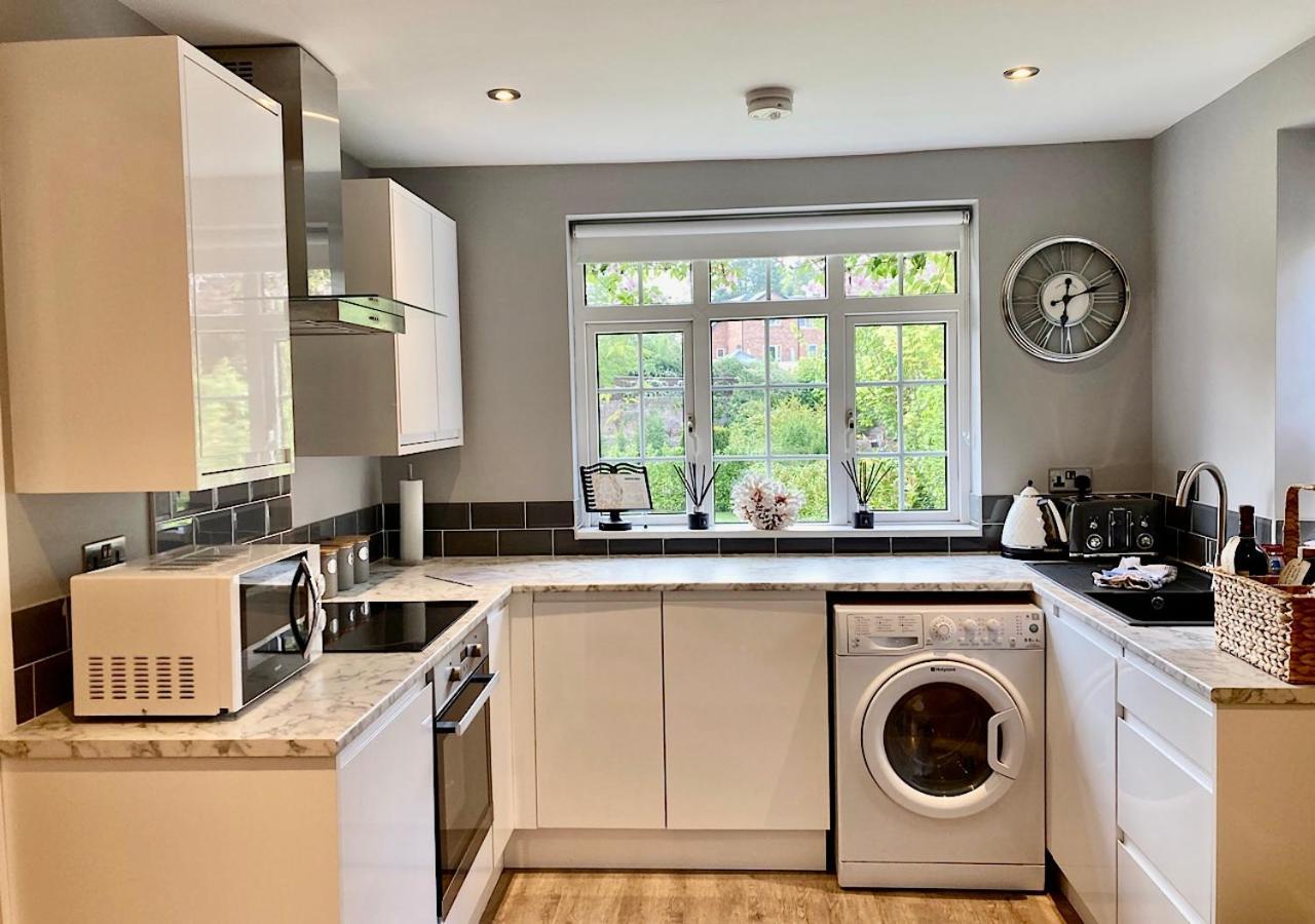 The Lodge Chester - Luxury Apartment For Two, With Free Parking! Hough Green Екстер'єр фото