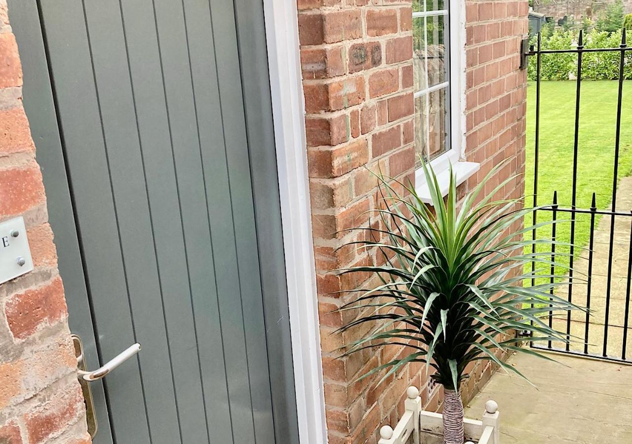 The Lodge Chester - Luxury Apartment For Two, With Free Parking! Hough Green Екстер'єр фото